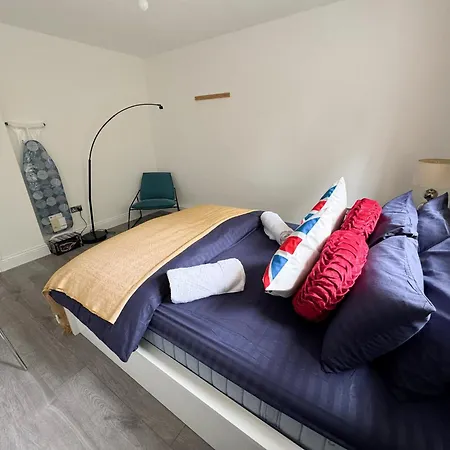 Vollasky Apartment London