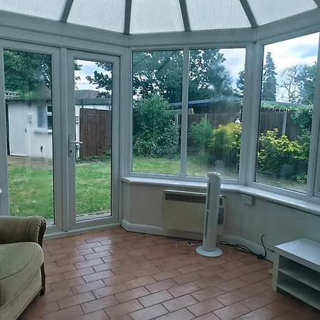 Family House In Greenwich Villa *