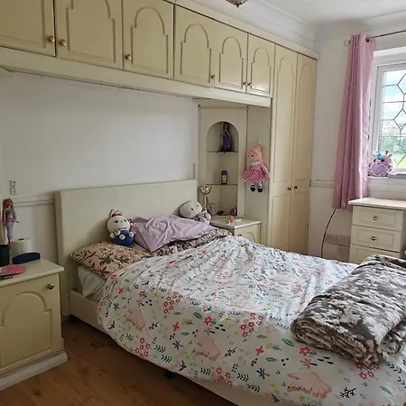 Family House In Greenwich Eltham