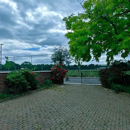 Family House In Greenwich Villa Eltham
