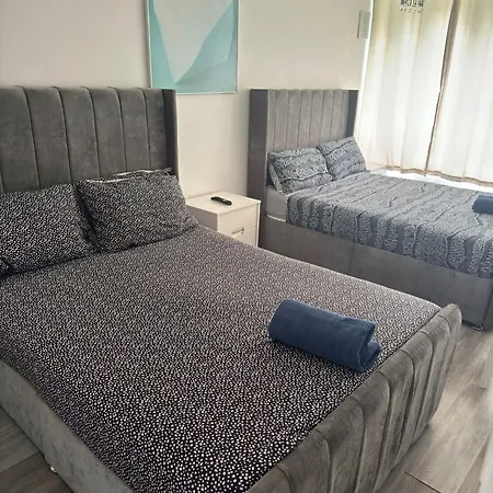 New! Xtra Large 4 Bedroom Up To 12 Guests Apartment *
