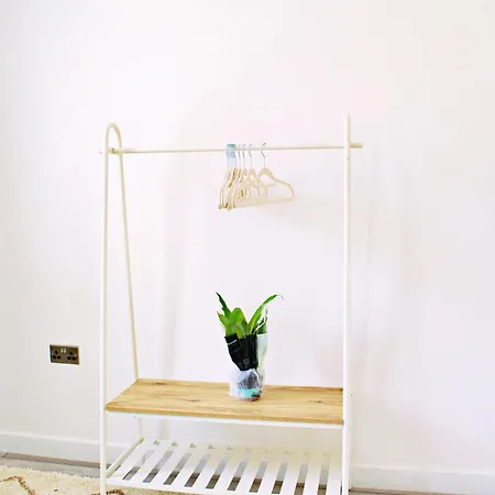Beautiful Flat Near - Entire Flat - Equipped Kitchen - Private Bathroom