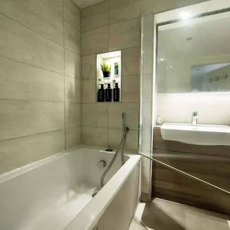 Heathrow Haven Apartment Yiewsley