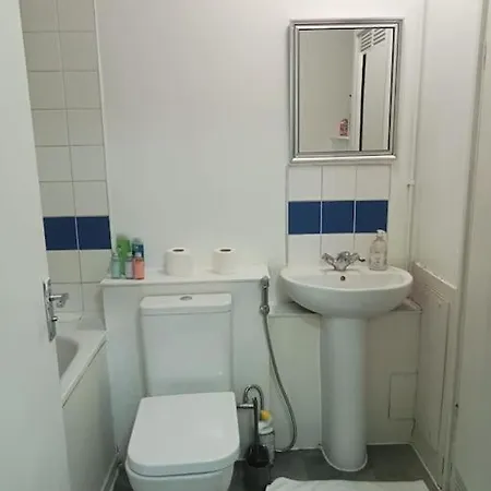 Fantastic Flat In Great Location *