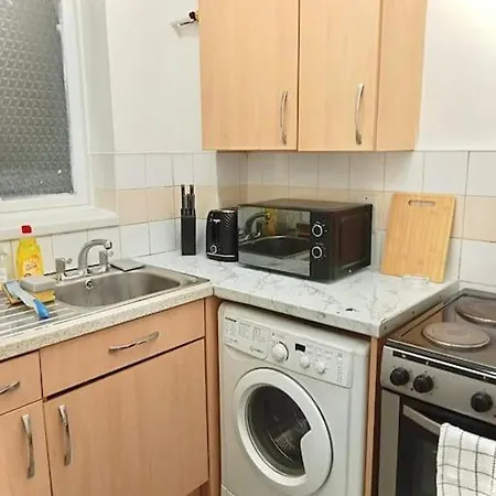 Fantastic Flat In Great Location