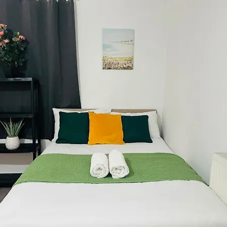 Fantastic Flat In Great Location *