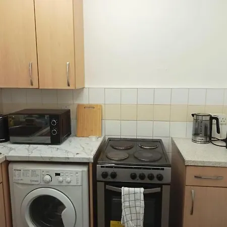 Fantastic Flat In Great Location *