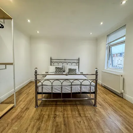 Stratford House London