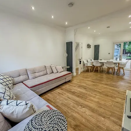 Stratford House Holiday home