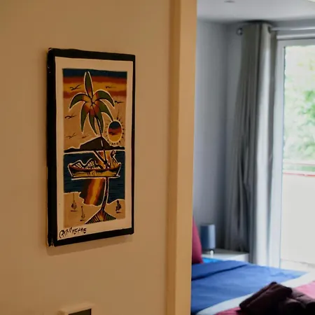 Modern Near Greenwich - Rooftop View *