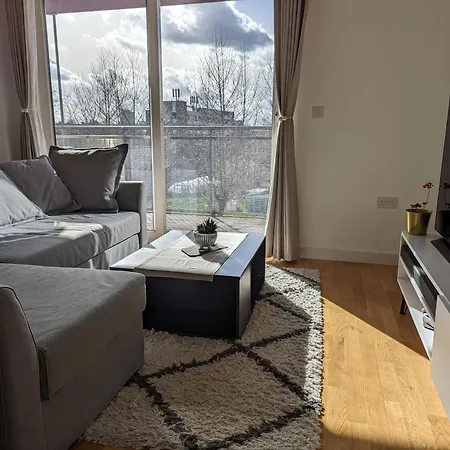 Modern Near Greenwich - Rooftop View London