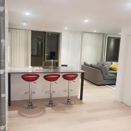 Homestay Lush Living - Double With Private Bathroom