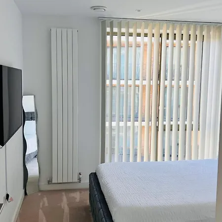 Homestay Lush Living - Double With Private Bathroom *