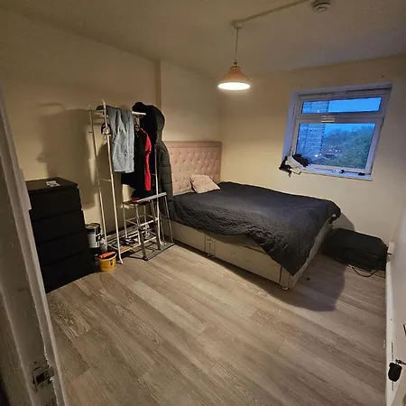 Double With Shared Facilities Homestay London