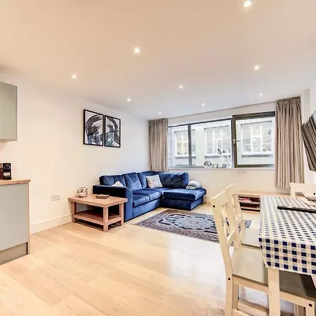 Prime Location In Tower Bridge, 2 Bedroom * London