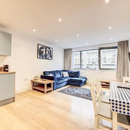 Prime Location In Tower Bridge, 2 Bedroom *