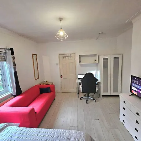 In Stepney-limehouse London