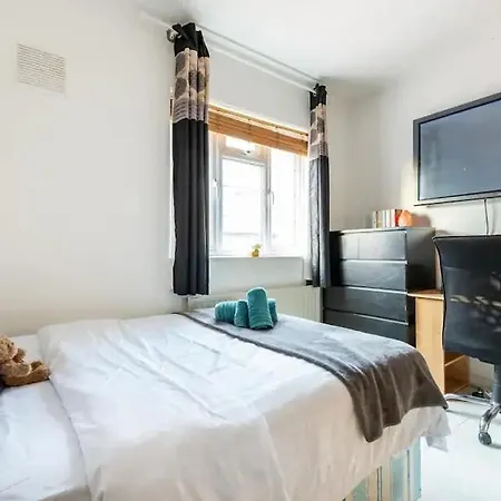 Guest house In Stepney-limehouse
