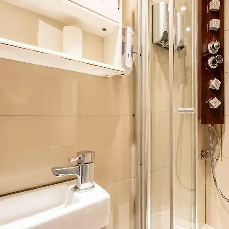 Guest house In Stepney-limehouse London