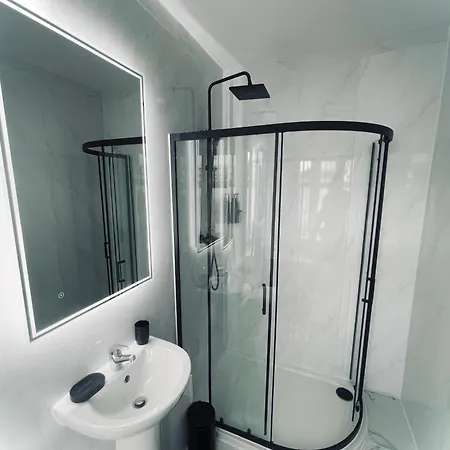 Cozy Private In Homestay * Ilford