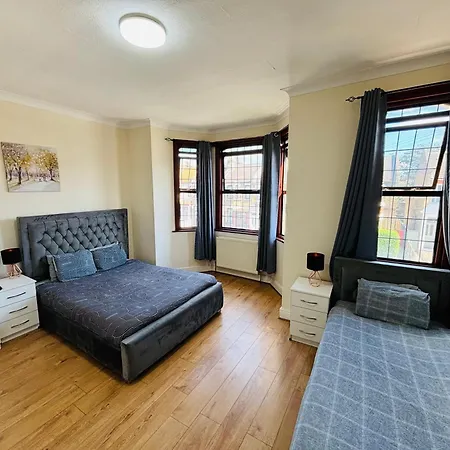 Guest house Desire London