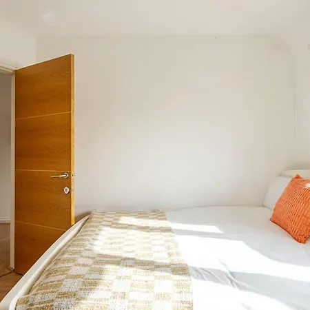 Holiday home Spacious 4bed House In London-20 Mins To Eltham