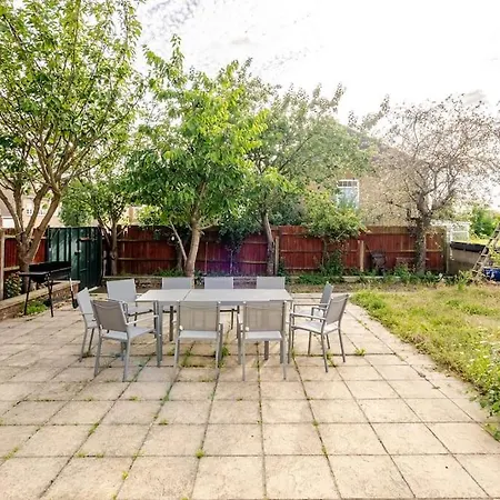 Spacious 4bed House In London-20 Mins To Eltham