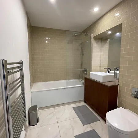 Apartment In Canary Wharf London