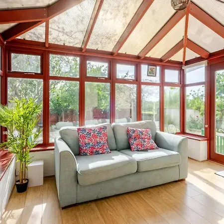 Spacious 4bed House In London-20 Mins To