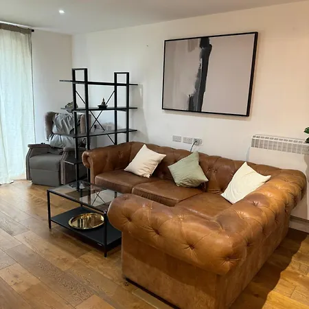 Luxury Two Bedroom Apartment