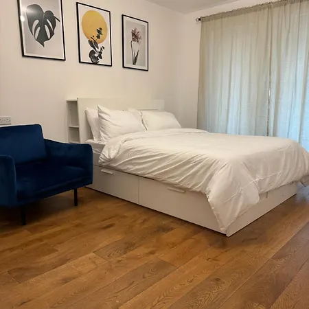 Apartment Luxury Two Bedroom *