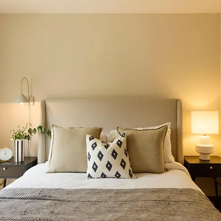 The Brick Lane Arms - Breathtaking 2bdr Penthouse With Balcony Apartment
