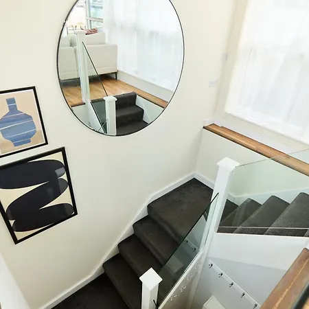 The Brick Lane Arms - Breathtaking 2bdr Penthouse With Balcony London