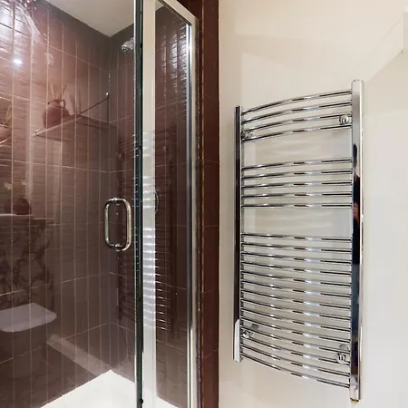 The Brick Lane Arms - Breathtaking 2bdr Penthouse With Balcony Apartment London