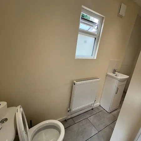 The Big 3 Bedroom House 2 Bathrooms