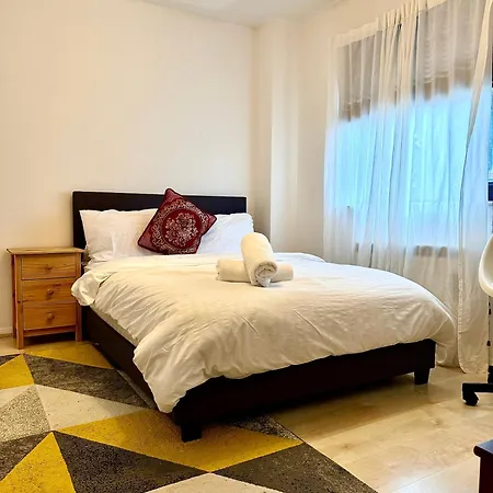 Lovely House In A Beautiful Prime Location London