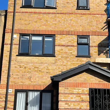 Apartment Two Bedroom Central Location Modern Flat Stratford London