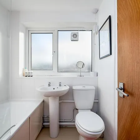 Guestready - Tranquil Retreat Near The Royal Docks * London