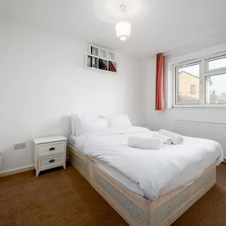 Holiday home Guestready - Tranquil Retreat Near The Royal Docks London