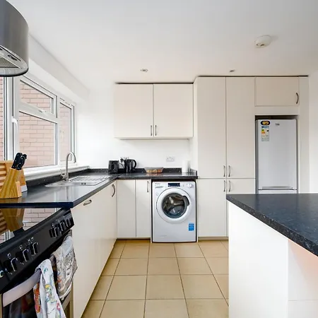 Guestready - Tranquil Retreat Near The Royal Docks Holiday home