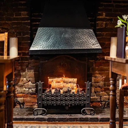 Hotel The Red Lion 3*