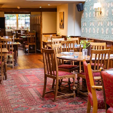 The Red Lion Hotel 3*