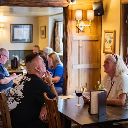 The Red Lion Hotel 3*