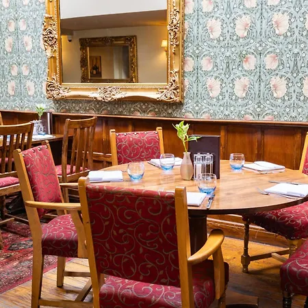 Hotel The Red Lion 3*