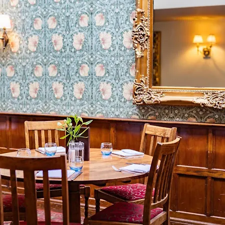 The Red Lion Hotel Hillingdon