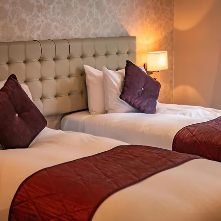 The Red Lion Hotel 3*