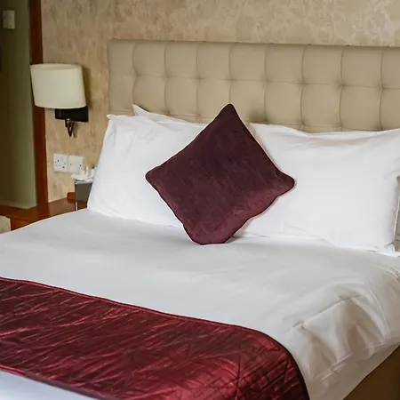 The Red Lion 3* Hillingdon