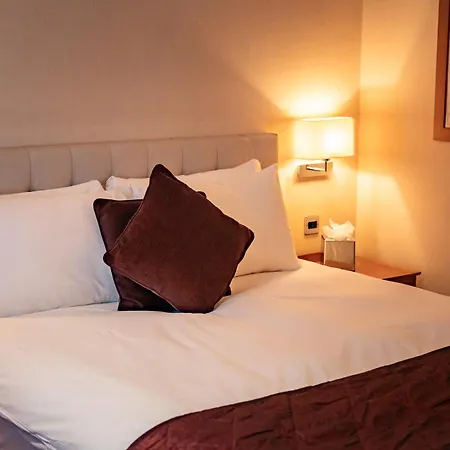 The Red Lion Hotel 3*