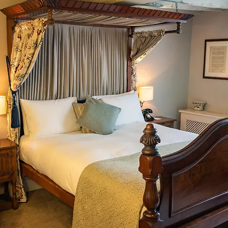 The Red Lion Hotel Hillingdon