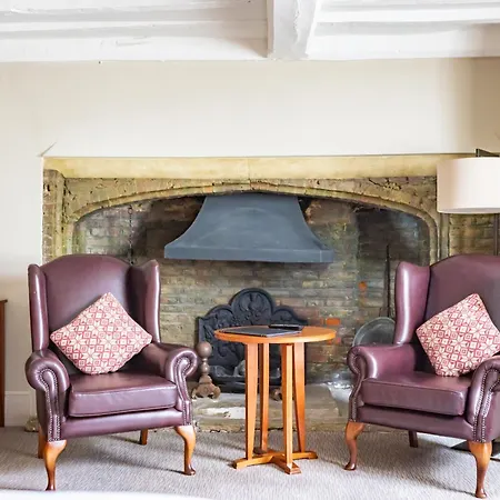 The Red Lion Hotel 3*